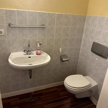 Large For 3-11 Guests In The Halle Leipzig Area Апартаменты Ландсберг