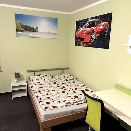 Large For 3-11 Guests In The Halle Leipzig Area Ландсберг