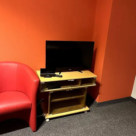 Large For 3-11 Guests In The Halle Leipzig Area * Ландсберг